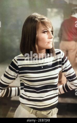 Die britische Popsängerin Sandie Shaw, Deutschland 1960er Jahre. British pop cantante Sandie Shaw, Germania 1960s. 24x36swNeg23 Foto Stock