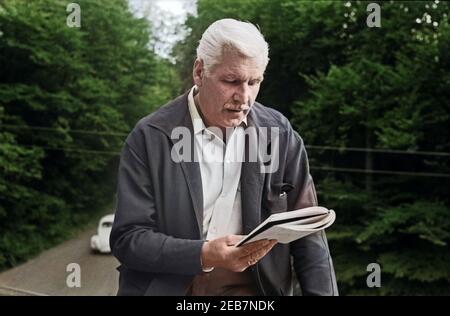 Der deutsche Schauspieler und Synchronsprecher Friedrich Schönfelder, Deutschland 1960er Jahre. Attore tedesco e doppiaggio attore Friedrich Schoenfelder, Germania 1960s. 24x36swNeg175 Foto Stock