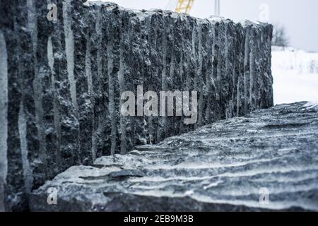 blocchi di granito estratti da una cava Foto Stock