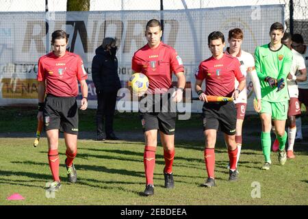 Milano, Italia. 11 febbraio 2021. Arbitro Michele di Cairano visto durante la partita Campionato Primavera 1 tra Inter e Roma al campo Comunale Ernesto Breda di Milano. (Foto: Gonzales Photo – Tommaso Fimiano). Foto Stock