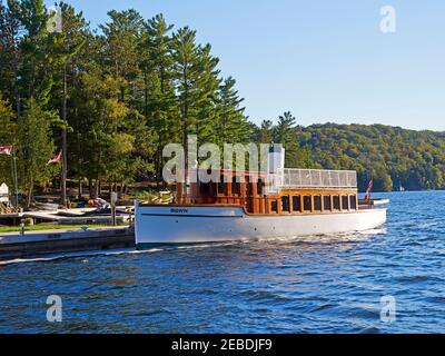 SS Bigwin, traghetto a vapore restaurato a Dorset, lago di baie, Ontario. La storica nave di quercia e mogano è stata accuratamente restaurata e ora offre crociere. Foto Stock