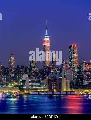 2001 STORICO EMPIRE STATE BUILDING MIDTOWN SKYLINE HUDSON RIVER MANHATTAN NEW YORK CITY STATI UNITI Foto Stock