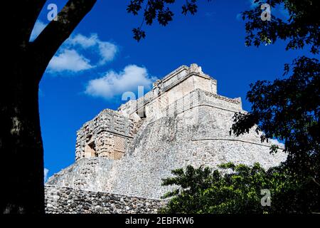 La Piramide del Magiciano alle rovine Maya di Uxmal a Yucatán, Messico Foto Stock