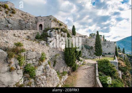 Split, Croazia, 26 agosto 2019: Vecchia fortezza a Klis, Croazia come location del film per la serie TV 'il Trono di Spade' Foto Stock