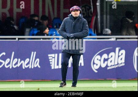 Sinisa Mihajlovic (Coach Bologna FC) durante il Bologna FC contro Benevento Calcio, una partita di calcio italiana a Bologna, Italia. , . Febbraio 12 2021 (Foto di IPA/Sipa USA) Credit: Sipa USA/Alamy Live News Foto Stock