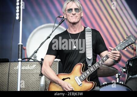 Paul Weller si esibisce sul palco al Barclaycard British Summer Time (BST) Festival di Hyde Park, Londra Foto Stock