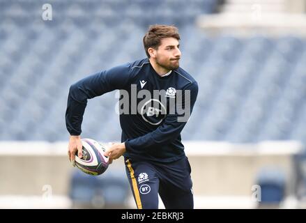 BT Murrayfield Stadium, Edinburgh.Scotland UK.12th Feb 21. Scotland Rugby Squad sessione di allenamento per la partita di Guinness Six Nations vs Wales Pic mostra Scotland Charlie Shiel (Edimburgo) in azione Credit: eric mcowat/Alamy Live News Foto Stock