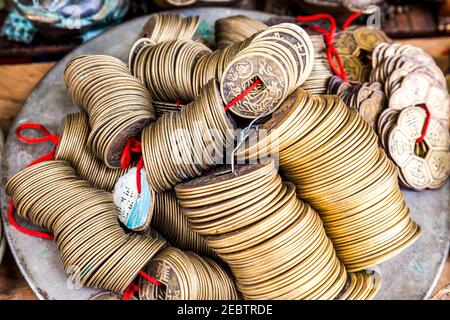 Vecchie monete cinesi usate spesso per Feng Shui Foto Stock