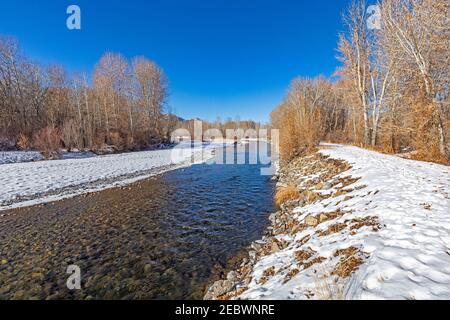 USA, Idaho, Bellevue, paesaggio invernale lungo il fiume Big Wood Foto Stock