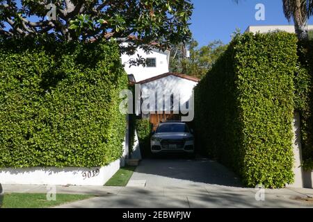 West Hollywood, California, USA 12 febbraio 2021 UNA visione generale dell'atmosfera dell'ex casa/residenza dell'attore Michael Pare al 9019 Dorrington Avenue il 12 febbraio 2021 a West Hollywood, California, USA. Foto di Barry King/Alamy Stock foto Foto Stock