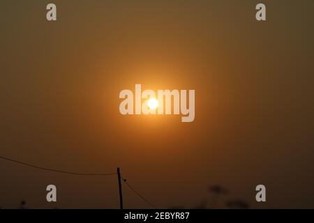 Foto del tramonto nel cielo: Splendida foto del tramonto. Foto Stock
