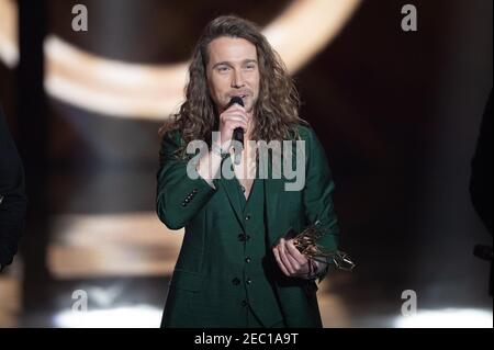 Julien Dore riceve il premio per la migliore creazione audiovisiva dell'anno durante il 36° Victoires de la Musique alla Seine musicale il 12 febbraio 2021 a Boulogne-Billancourt, Francia. Foto di David Niviere/ABACAPRESS.COM Foto Stock