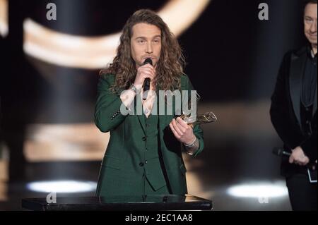 Julien Dore riceve il premio per la migliore creazione audiovisiva dell'anno durante il 36° Victoires de la Musique alla Seine musicale il 12 febbraio 2021 a Boulogne-Billancourt, Francia. Foto di David Niviere/ABACAPRESS.COM Foto Stock