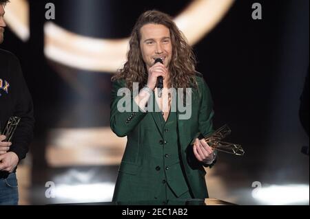 Julien Dore riceve il premio per la migliore creazione audiovisiva dell'anno durante il 36° Victoires de la Musique alla Seine musicale il 12 febbraio 2021 a Boulogne-Billancourt, Francia. Foto di David Niviere/ABACAPRESS.COM Foto Stock