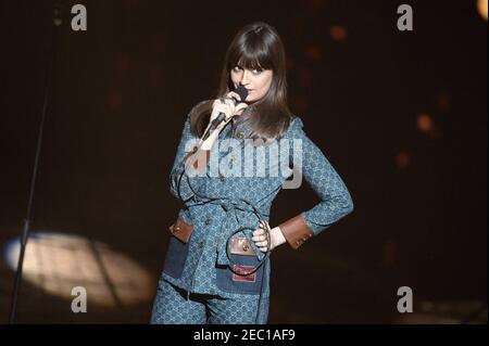 Clara Luciani suona in scena durante il 36° Victoires de la Musique alla Seine musicale il 12 febbraio 2021 a Boulogne-Billancourt, Francia. Foto di David Niviere/ABACAPRESS.COM Foto Stock