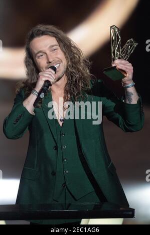 Julien Dore riceve il premio per la migliore creazione audiovisiva dell'anno durante il 36° Victoires de la Musique alla Seine musicale il 12 febbraio 2021 a Boulogne-Billancourt, Francia. Foto di David Niviere/ABACAPRESS.COM Foto Stock