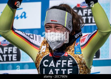 Cortina d'Ampezzo, Italia. 13 Feb 2021. WEIDLE Kira di Germania si colloca al 2° posto durante I CAMPIONATI MONDIALI DI SCI ALPINO FIS 2021 Women's Downhill Credit: MAURO DALLA POZZA/Alamy Live News Credit: MAURO DALLA POZZA/Alamy Live News Foto Stock