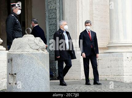 2/13/2021 - Daniele Franco e Andrea Orlando, rispettivamente nominati Ministro dell'Economia e Ministro del lavoro nel nuovo governo di Mario Draghi, lasciano il Quirinale dopo la cerimonia di giuramento (Foto di IPA/Sipa USA) Foto Stock