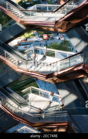 La struttura di contenitore è il fulcro della Hudson Yards complessa, New York City, Stati Uniti d'America Foto Stock