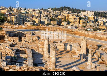 Resti del Tempio di Ercole sulla Cittadella, Amman, Giordania. L'antica Filadelfia romana Foto Stock