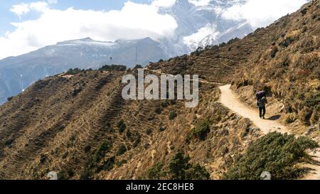 Paesaggio in himalaya, Everest base Camp Trek, Everest Hotel punto di vista, Namche Bazar punto di vista, trekking in Nepal, bellissimo scenario sul monte Foto Stock