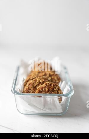 Biscotti OAT alla banana, biscotti per la colazione del mattino Foto Stock