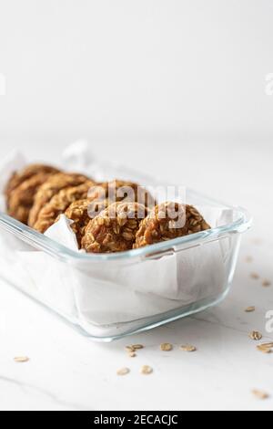 Biscotti OAT alla banana, biscotti per la colazione del mattino Foto Stock