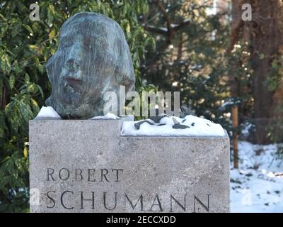 Scultura di Robert Schumann a Duesseldorf Foto Stock