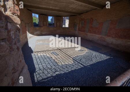 Peristilio casa del teatro romano di Merida. Uno dei siti archeologici più grandi e estesi d'Europa. Extremadura, Spagna Foto Stock