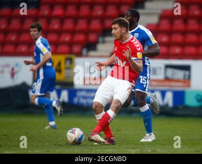 Woolwich, Regno Unito. 13 Feb 2021. WOOLWICH, Regno Unito, FEBBRAIO 13: Jason Pearce di Charlton Athletic durante la prima lega di Sky Bet tra Charlton Athletic e Gillinghamat The Valley, Woolwich il 13 febbraio 2021 Credit: Action Foto Sport/Alamy Live News Foto Stock