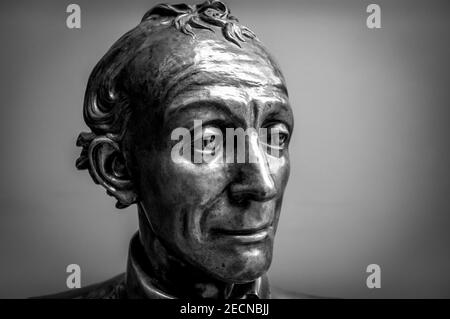 Il Museo di Stato Russo. Busto di bronzo di Alexander Suvorov. Field Maresciallo e Generalissimo dell'Impero Russo. Bianco e nero Foto Stock