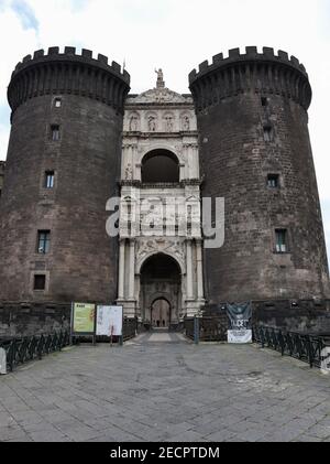 Napoli - Entrata del maschio Angioino Foto Stock