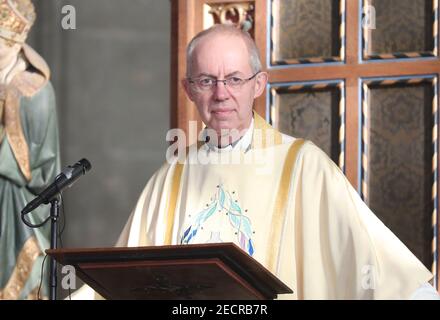 File photo datato 25/12/2019 dell'Arcivescovo di Canterbury Justin Welby che ha condiviso una preghiera per la giustizia razziale e l'uguaglianza nella chiesa e nella nazione. Welby ha scritto la preghiera con il dottor Sanjee Perera, consigliere degli Arcivescovi sulle preoccupazioni etniche anglicane di minoranza, per la Domenica della Giustizia razziale. Data di emissione: Domenica 14 febbraio 2021. Foto Stock