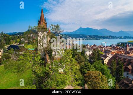 Meraviglioso panorama di Lucerna e del lago Vierwaldstattersee dal bastione fortezza, Lucerna, Svizzera, Europa Foto Stock