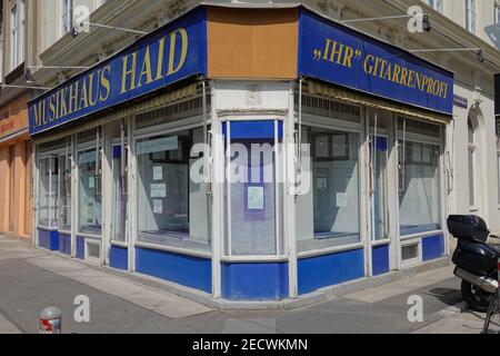 Wien, Alser Straße 36, aufgelassenes Geschäft, Musikhaus Foto Stock