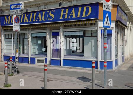 Wien, Alser Straße 36, aufgelassenes Geschäft, Musikhaus Foto Stock