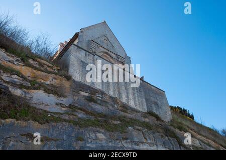 Stevns Clifffs e la chiesa di Hojerup in danimarca Foto Stock