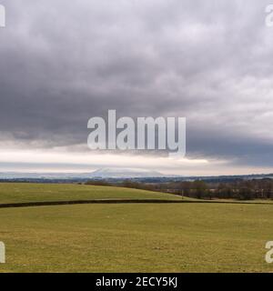 Pendle Hill in inverno Foto Stock