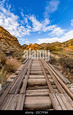 Old Denver & Rio Grande Western Railroad Bridge nella vecchia città fantasma delle miniere di carbone di Sego, Utah, USA Foto Stock