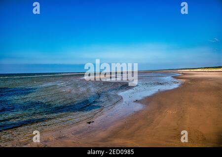 East Beach Nairn in estate, uno dei posti più soleggiati e più aridi della Scozia, Moray Firth, Highlands. Scozia Foto Stock