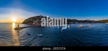 Vista aerea, Andratx, Port d'Andratx, costa e porto naturale al crepuscolo, Malcola, Isole Baleari, Spagna Foto Stock