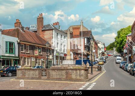 Centro cittadino di Arundel nel Sussex Ovest, Inghilterra Sud Est. Foto Stock