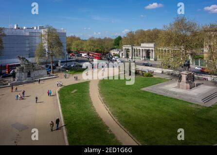 Vista aerea del Grand Entrance di Hyde Park Corner, del Royal Artillary Memorial e della statua equestre del Duca di Wellington a Londra, Regno Unito Foto Stock