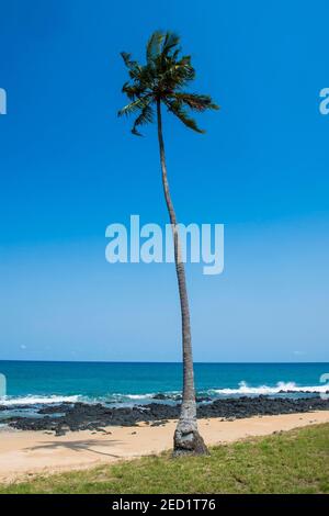 Spiaggia Praia dos Governadores, Sao Tome, Sao Tome e Principe, Oceano Atlantico Foto Stock