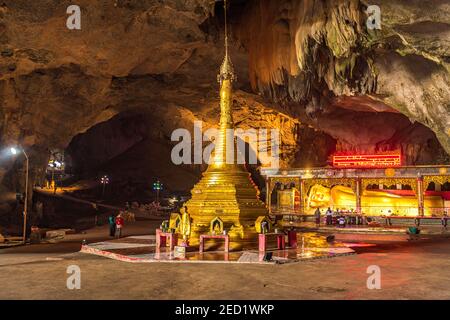 Speleologia piena di buddhas, grotta di Saddam, hPa-an, stato del Kayin, Myanmar Foto Stock