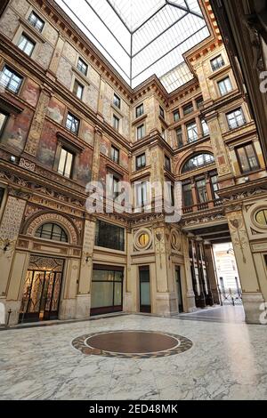 Italia, Roma, Piazza dell'Oratorio, Galleria Sciarra, edificio in stile liberty Foto Stock