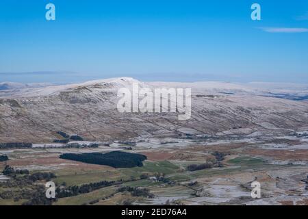 Una vista di Ribblesdale da Ingleborough Summit, Ribblesdale, North Yorkshire Dales, Regno Unito Foto Stock