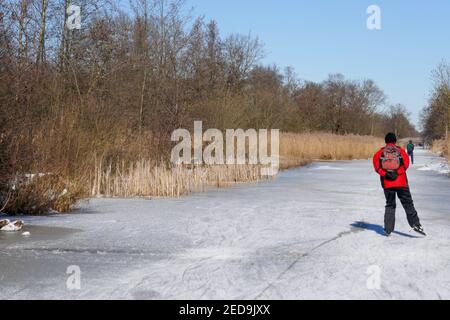 Pattinaggio sul ghiaccio al Beulakerwijde in Olanda Foto Stock