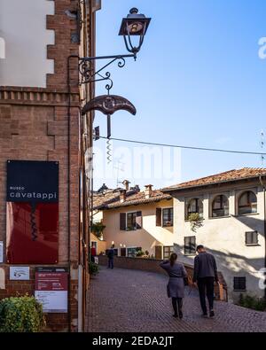 Barolo, 2020 ottobre – il Museo del Cavatappi è una delle attrazioni più visitate del Barolo Foto Stock