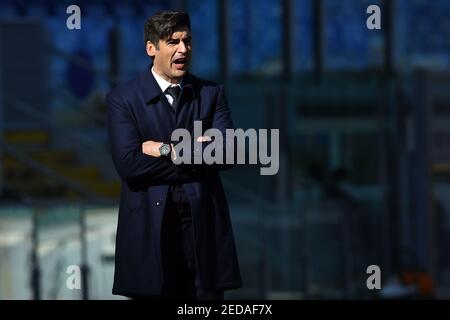 Roma, Lazio. 14 Feb 2021. Roma Trainer Paulo Fonseca durante la Serie UNA partita di calcio tra Roma e Udinese allo stadio Olimpico di Roma, 14 febbraio 2021. Credit: Agenzia fotografica indipendente/Alamy Live News Foto Stock